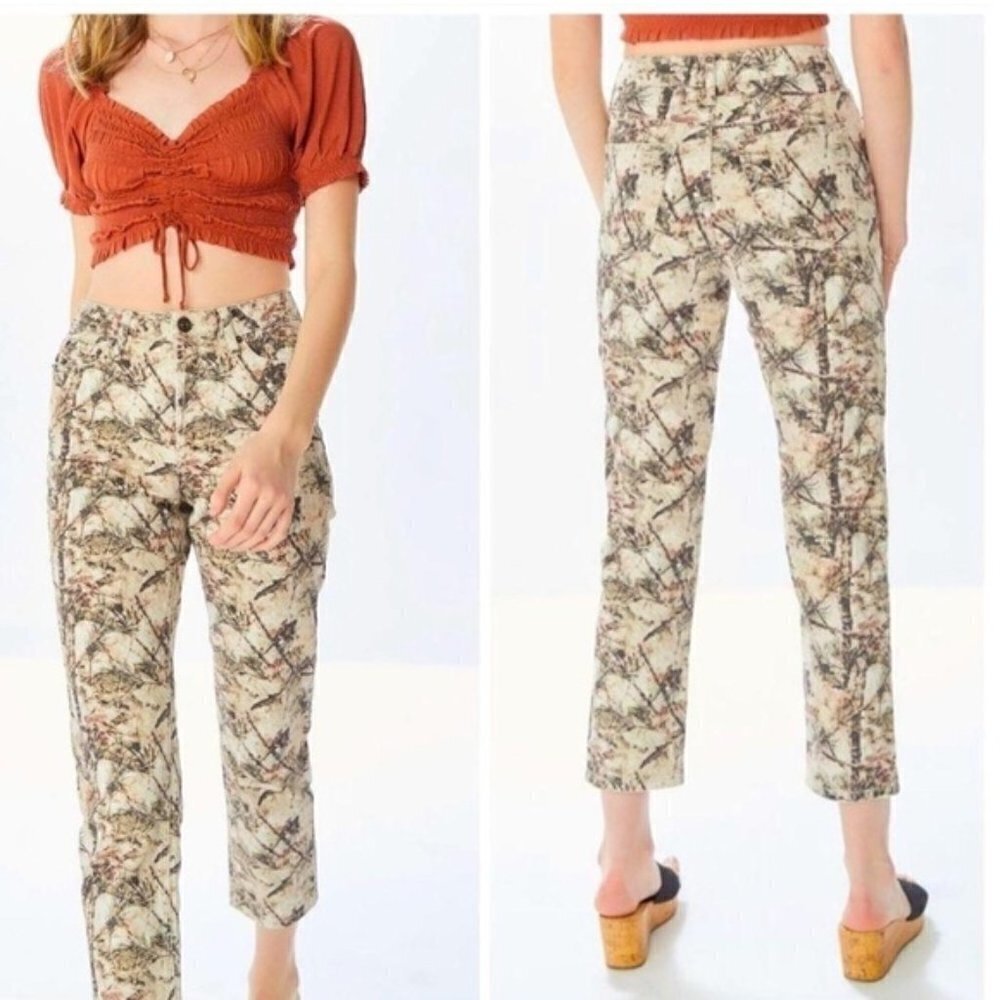 BDG Urban Outfitters slim straight high rise pine cone camouflage jeans 27